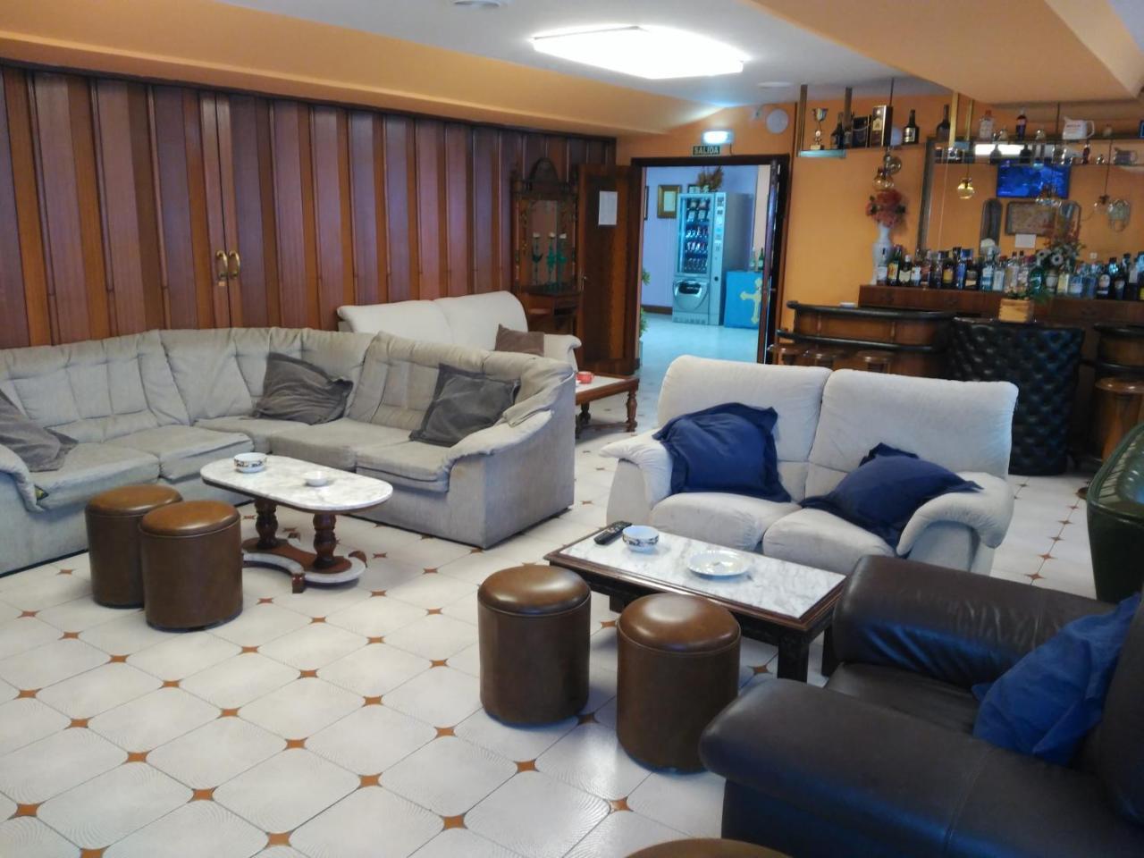 Hotel Vaqueros Ланґрео Екстер'єр фото
